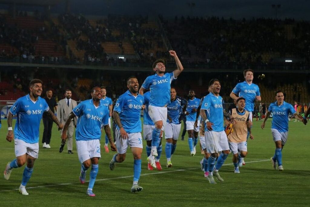 Nhan dinh phong do Napoli